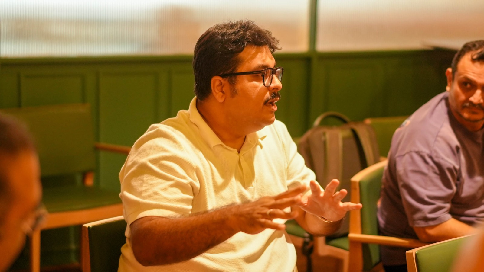 An attendee asking a question at Miles Ahead Mumbai
